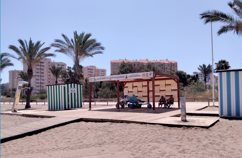 Once playas regionales ofrecen este verano servicio de bao asistido